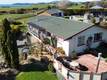 Coastal Family Living with Scope & Views