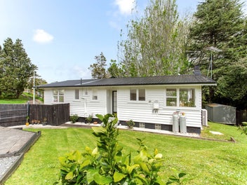 Minutes to CBD & Move-in Ready.