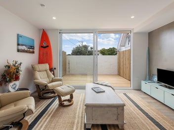 Stunning Brand New Freehold Townhouse