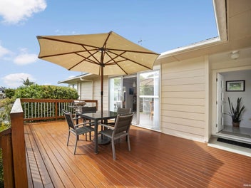 Simply Easy, Effortlessly Home