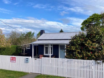 Renovated character cottage in beautiful Geraldine