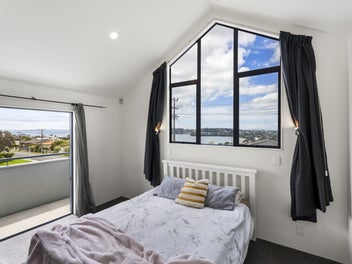 Sun, Sea & Serenity - Stanmore Bay Gem
