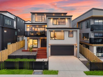 Builder's Own Masterpiece with Sky Tower Views!