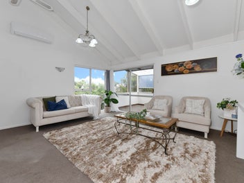 Private Freehold Retreat With Ample Parking