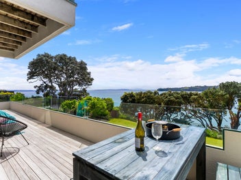 King Of The Hill With Panoramic Views!