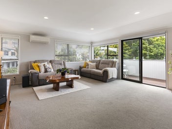 BRIGHT, BREEZY & BEAUTIFUL BY THE BEACH