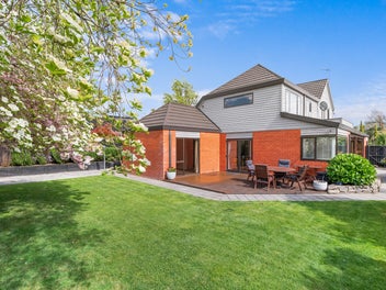 Spacious Family Living in Top School Zones!