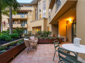 Your Private Courtyard Retreat by the Bay