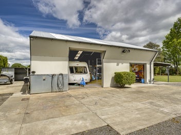 Home and Income + Large Three-Bay Shed