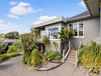 A Beach Neighbourhood Gem with Endless Potential