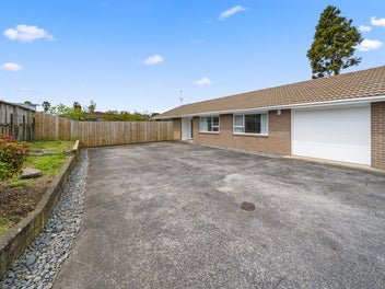 Stand Alone & Big Garden!