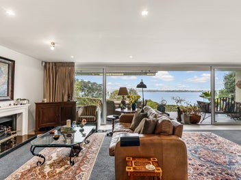 A Waterfront Retreat in the Heart of the City