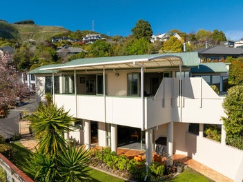Richmond foothills retreat with space and style