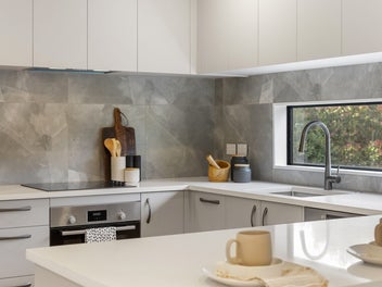 PREMIUM OPEN-PLAN LIVING WITH ENTERTAINER'S DECK!