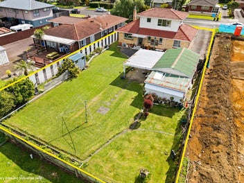 Owners retiring! Brick & Tile 827m2(approx)