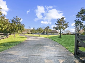 Welcome to your luxury retreat !