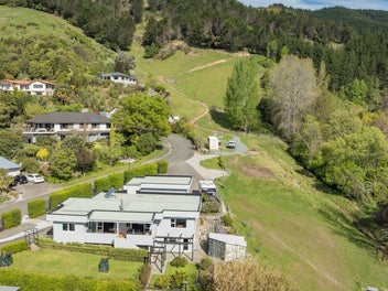 14 Hillplough Heights