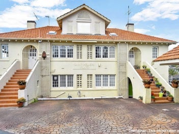 Sun, Style & Seriously Good Views!