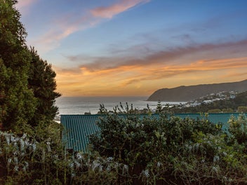 Stylish, Sunny & Ready for you! AUCTION