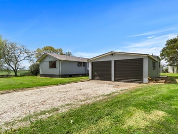 Entry Level Lifestyle - Pool, Paddocks & Potential