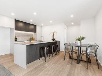 5 bedrooms & room for the boat, trailer...