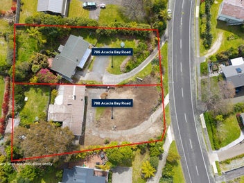 Prime dual opportunity in Acacia Bay