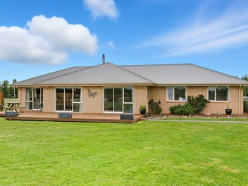 Simple & Natural - 10 Acres of Country Living