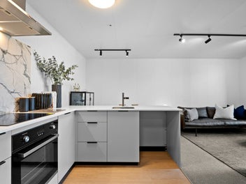 EPSOM - Brand New Apartment
