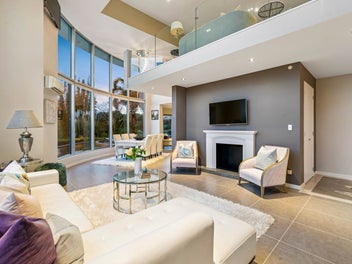 REGIS PARK HEART-THROB ON 1,315 SQM LAND!