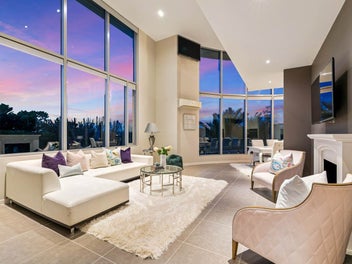 LAST CHANCE TO VIEW - AUCTION NEXT WEEK