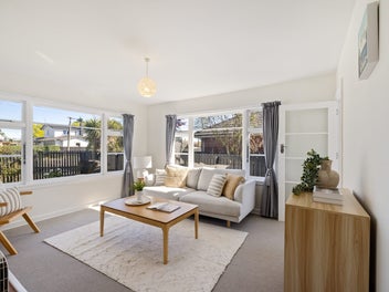 Renovated and in Burnside High School Zone