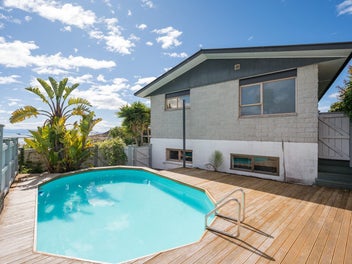 Big on Space, Big on Views!