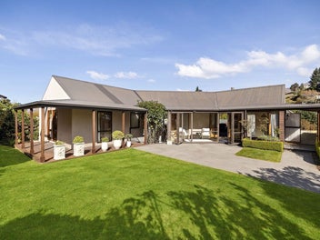 Endless possibilities - spacious family home