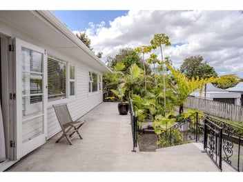 SPACIOUS, CENTRAL, RENOVATED FAMILY HOME