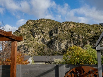 Space, Sun & Lifestyle in a Prime Wanaka Location