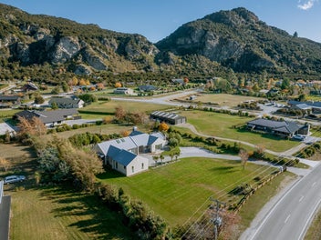 Space, Sun & Lifestyle in a Prime Wanaka Location