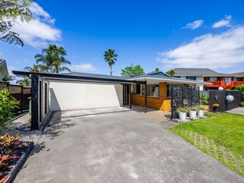 Full Site. Pool. Half Moon Bay. Rare Find