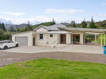 Your Rural Retreat Awaits!