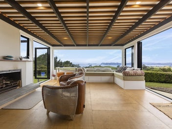 Elite Coastal Estate – Once-in-a-Lifetime Legacy