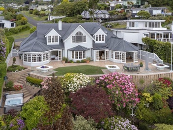 Iconic waterfront estate