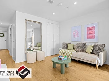 Stylish Urban Retreat with Prime Connectivity
