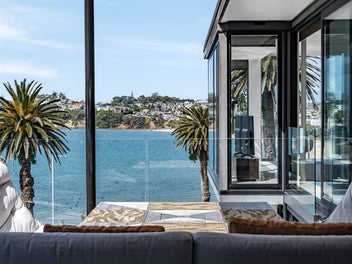 The Bay View House - By Robin O'Donnell