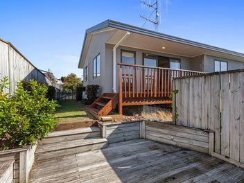 ACT QUICKLY - READY FOR A NEW OWNER TODAY!