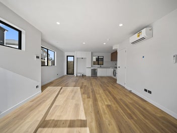 BRAND-NEW DUPLEX + STUDY