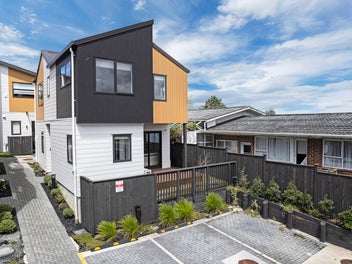 Your Perfect 3-Bedroom Freehold Home Awaits.