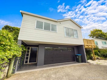 Remuera Freehold Charm with Top Schools