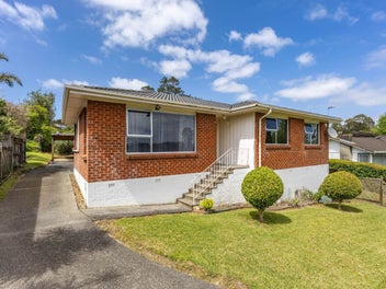 Development opportunity ~696m² site