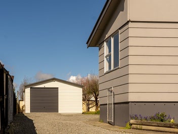 Family Space & Boat Garage.
