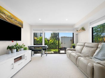 Modern Comfort, Prime Mangere Location