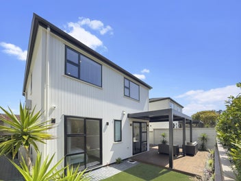 GZ Brand New Luxury Home